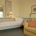 Dein Franz - Bistro, Kaffeebar & Outdoor-lounge - Hotel 3*
