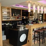 Dein Franz - Bistro, Kaffeebar & Outdoor-lounge - Hotel 3*