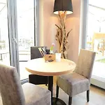 Dein Franz - Bistro, Kaffeebar & Outdoor-lounge - Hotel 3*