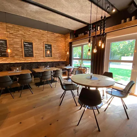 Dein Franz - Bistro, Kaffeebar & Outdoor-lounge - Hotel Bad Fussing