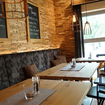 Hotel Dein Franz - Bistro, Kaffeebar & Outdoor-lounge - 3*