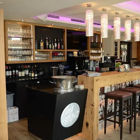 Dein Franz - Bistro, Kaffeebar & Outdoor-lounge - Hotel 3*