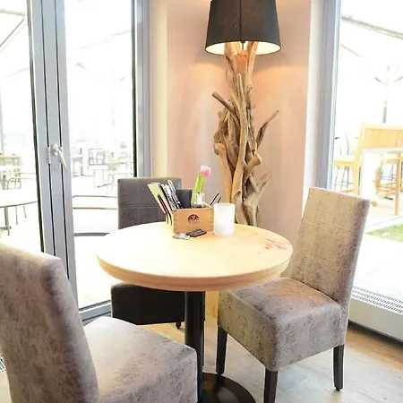 Dein Franz - Bistro, Kaffeebar & Outdoor-lounge - Hotel 3*